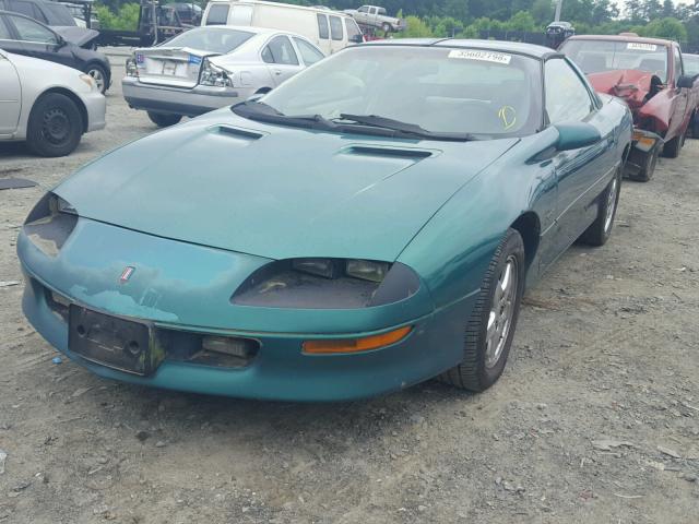 2G1FP22P2V2133255 - 1997 CHEVROLET CAMARO Z28 GREEN photo 2