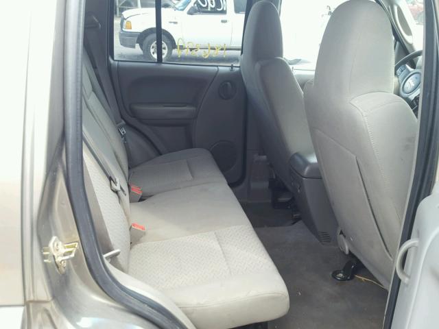 1J4GK38K25W516553 - 2005 JEEP LIBERTY RE BEIGE photo 6