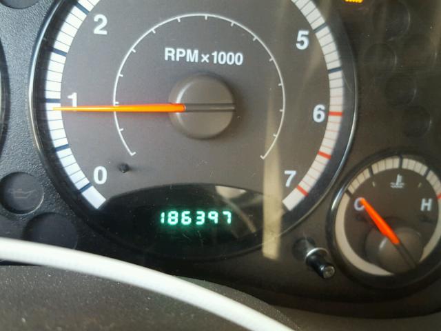 1J4GK38K25W516553 - 2005 JEEP LIBERTY RE BEIGE photo 8