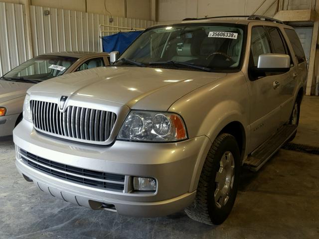 5LMFU27566LJ29789 - 2006 LINCOLN NAVIGATOR SILVER photo 2