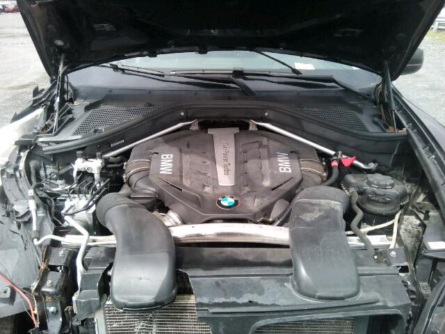 5UXZV8C58D0C16541 - 2013 BMW X5 XDRIVE5 შავი ფოტო 7