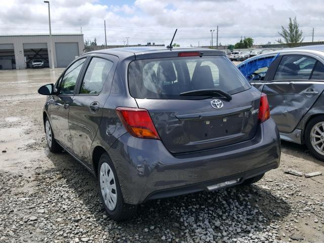 VNKKTUD33HA080211 - 2017 TOYOTA YARIS L GRAY photo 3