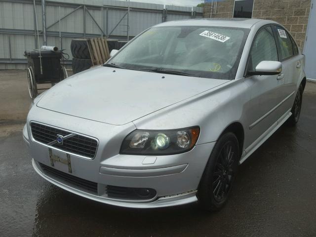 YV1MH682762167658 - 2006 VOLVO S40 T5 SILVER photo 2