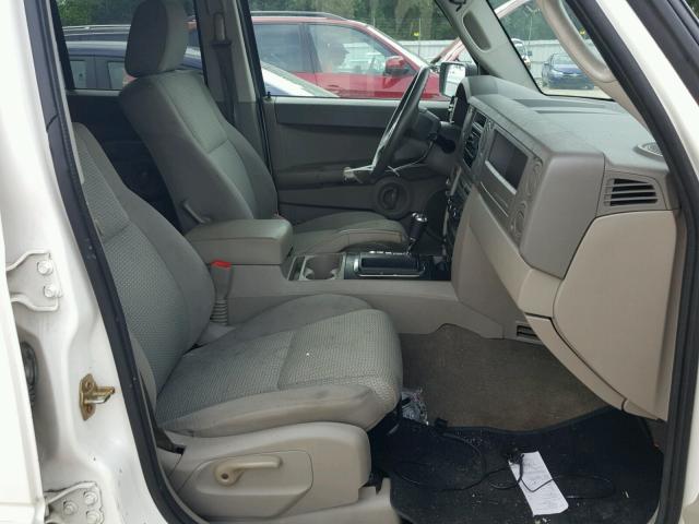 1J8HG48K87C643712 - 2007 JEEP COMMANDER WHITE photo 5