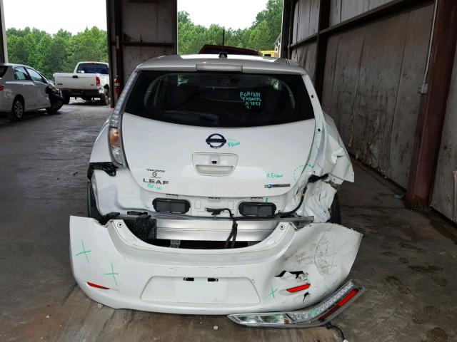 1N4AZ0CP2FC329718 - 2015 NISSAN LEAF S WHITE photo 9