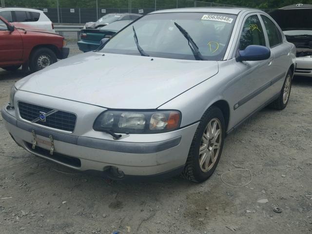 YV1RS59VX42395158 - 2004 VOLVO S60 2.5T SILVER photo 2
