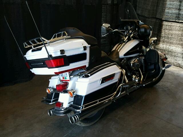 1HD1FC4118Y615739 - 2008 HARLEY-DAVIDSON FLHTCUI WHITE photo 4