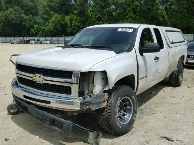 1GCHK29K18E158990 - 2008 CHEVROLET SILVERADO WHITE photo 2