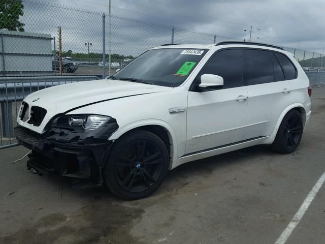 5YMGY0C5XCLK27835 - 2012 BMW X5 M WHITE photo 2