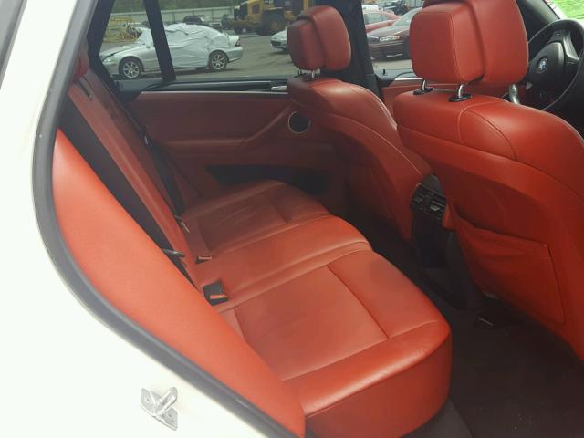 5YMGY0C5XCLK27835 - 2012 BMW X5 M WHITE photo 6