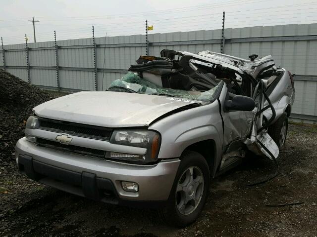 1GNET16S446137691 - 2004 CHEVROLET TRAILBLAZE SILVER photo 2