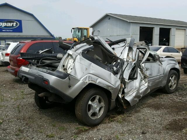 1GNET16S446137691 - 2004 CHEVROLET TRAILBLAZE SILVER photo 4