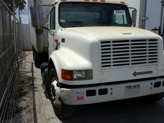 1HTSCABM8WH570475 - 1998 INTERNATIONAL 4000 4700 WHITE photo 1