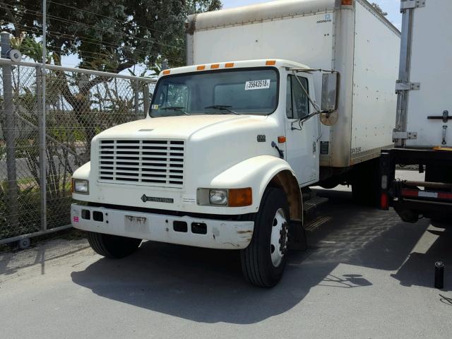 1HTSCABM8WH570475 - 1998 INTERNATIONAL 4000 4700 WHITE photo 2