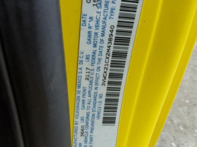 3VWCK21CX2M438940 - 2002 VOLKSWAGEN NEW BEETLE 黄色 照片 10