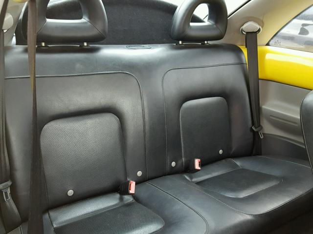 3VWCK21CX2M438940 - 2002 VOLKSWAGEN NEW BEETLE 黄色 照片 6