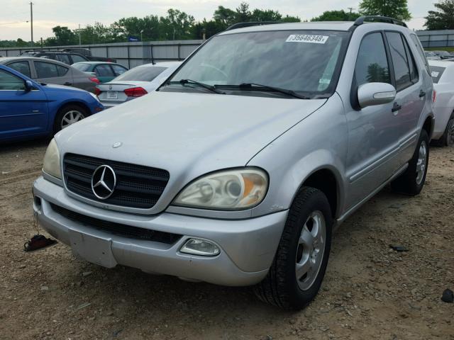 4JGAB57E24A461564 - 2004 MERCEDES-BENZ ML 350 SILVER photo 2