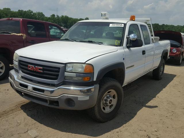 1GTHC29U53E189523 - 2003 GMC SIERRA C25 WHITE photo 2