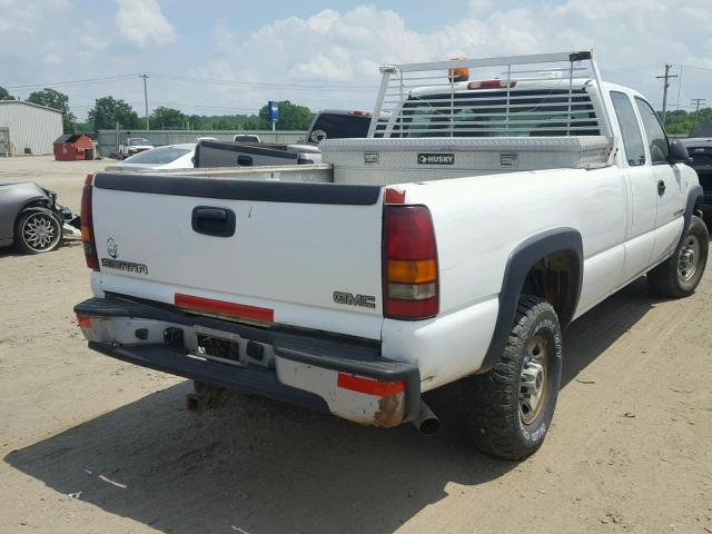 1GTHC29U53E189523 - 2003 GMC SIERRA C25 WHITE photo 4