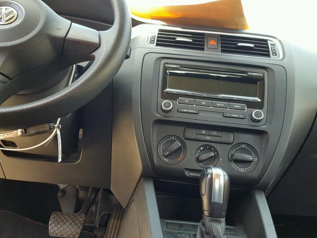 3VW2K7AJXCM382054 - 2012 VOLKSWAGEN JETTA BASE 白色 照片 9