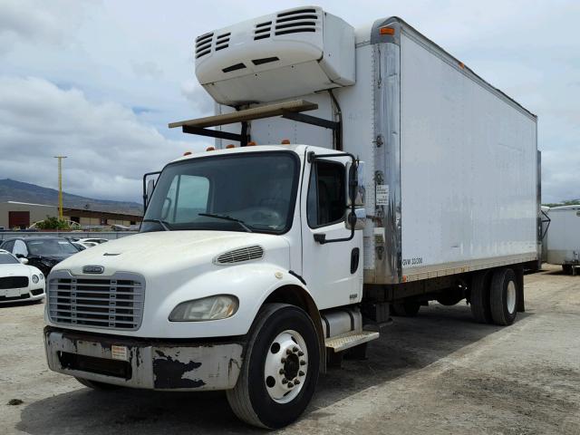 1FVACXDC85HN53842 - 2005 FREIGHTLINER M2 106 MED WHITE photo 2