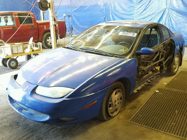 1G8ZY12712Z102898 - 2002 SATURN SC2 BLUE photo 2