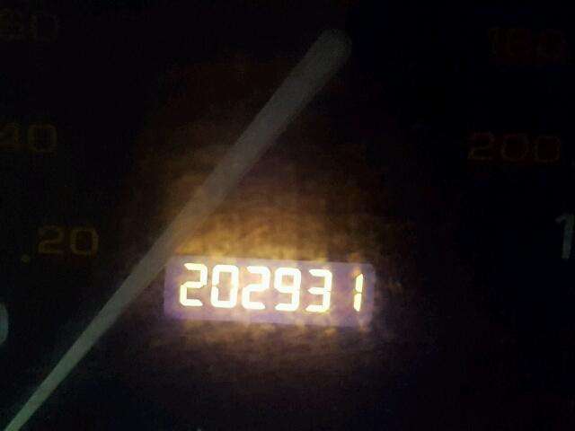 1G8ZY12712Z102898 - 2002 SATURN SC2 BLUE photo 8