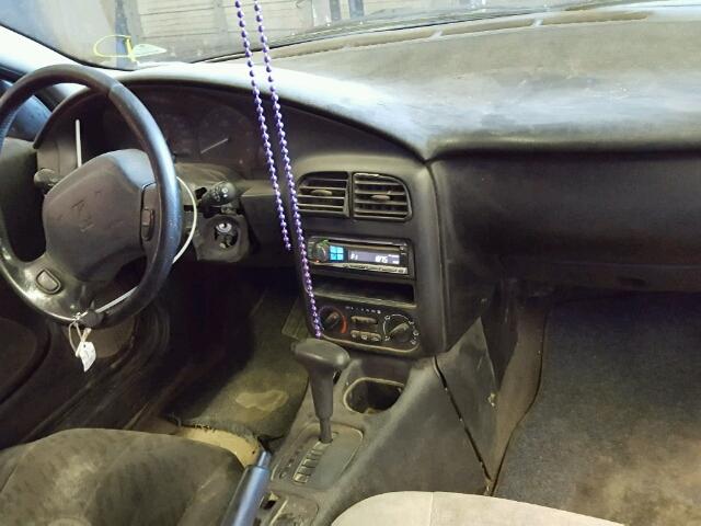 1G8ZY12712Z102898 - 2002 SATURN SC2 BLUE photo 9