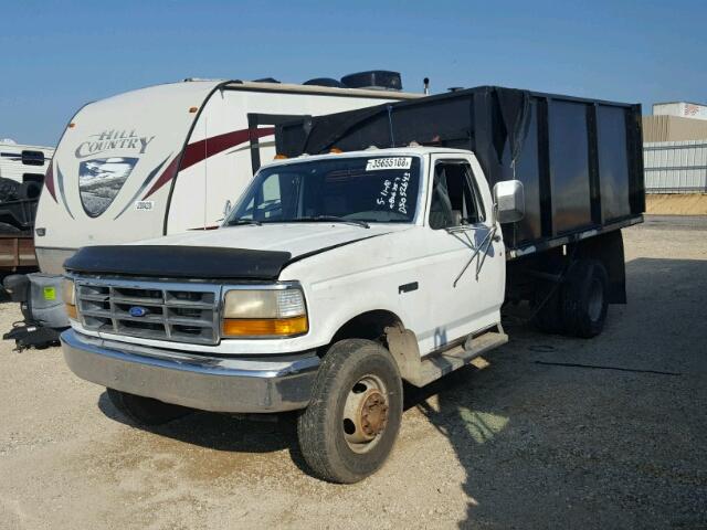 2FDLF47MXNCB06754 - 1992 FORD F SUPER DU WHITE photo 2