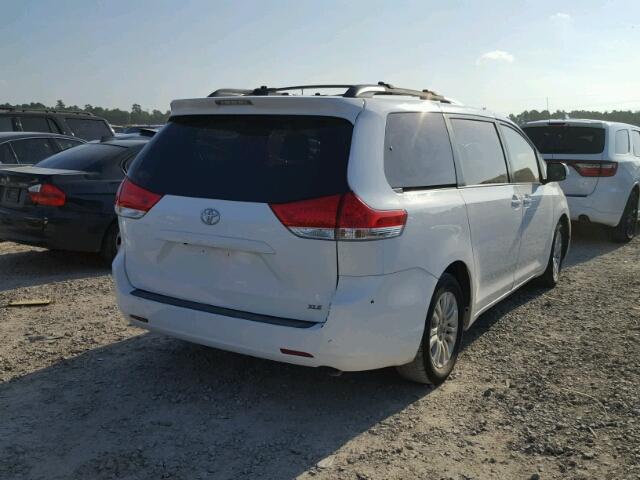 5TDYK3DC7CS204086 - 2012 TOYOTA SIENNA XLE WHITE photo 4