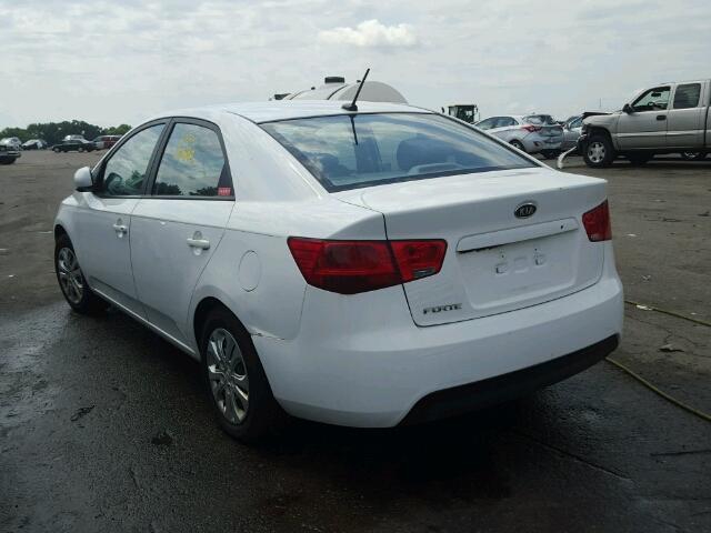 KNAFT4A2XA5285073 - 2010 KIA FORTE LX WHITE photo 3