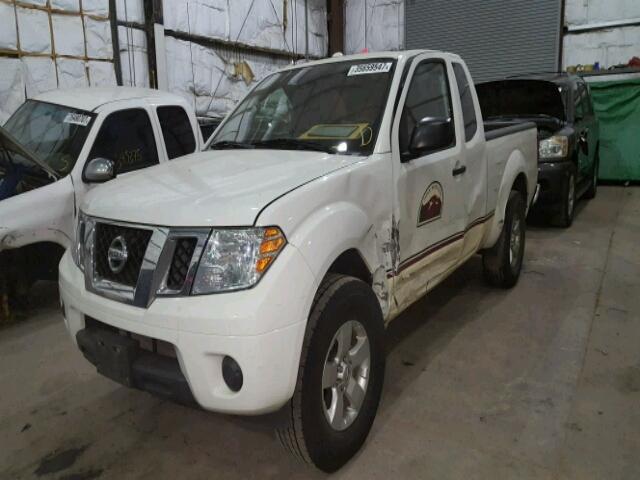 1N6AD0CW0DN742929 - 2013 NISSAN FRONTIER S WHITE photo 2