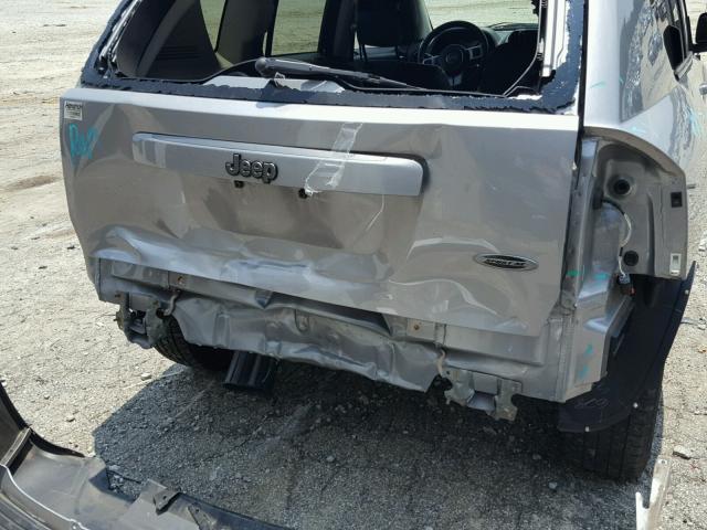 1C4NJCBA2GD806189 - 2016 JEEP COMPASS SP SILVER photo 9