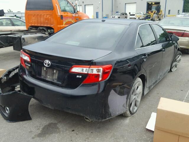 4T1BK1FK1EU543130 - 2014 TOYOTA CAMRY SE BLACK photo 4