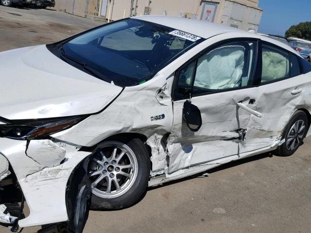 JTDKARFP7H3065534 - 2017 TOYOTA PRIUS PRIM 白色 照片 9