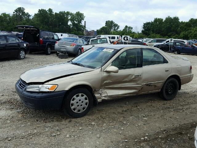 4T1BG22K8VU768934 - 1997 TOYOTA CAMRY CE GOLD photo 10