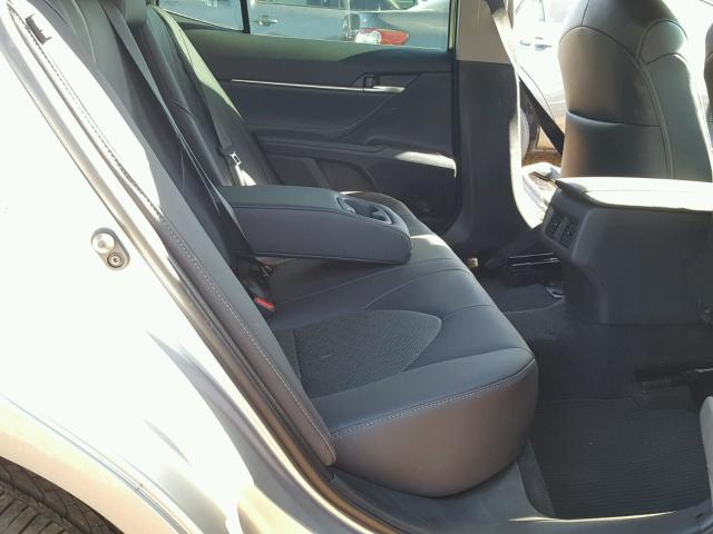 4T1BZ1HK4JU014290 - 2018 TOYOTA CAMRY XSE SILVER photo 6