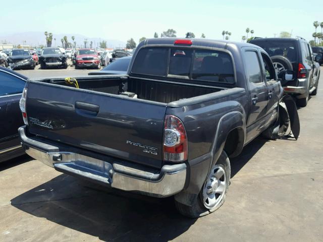 5TFJX4GN2FX039391 - 2015 TOYOTA TACOMA DOU CHARCOAL photo 4
