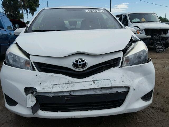 JTDJTUD37CD535766 - 2012 TOYOTA YARIS WHITE photo 9