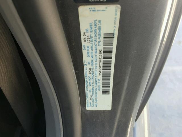 3VWCM31Y55M313392 - 2005 VOLKSWAGEN NEW BEETLE ნაცრისფერი ფოტო 10