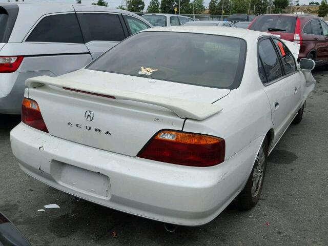 19UUA5661YA010437 - 2000 ACURA 3.2TL WHITE photo 4