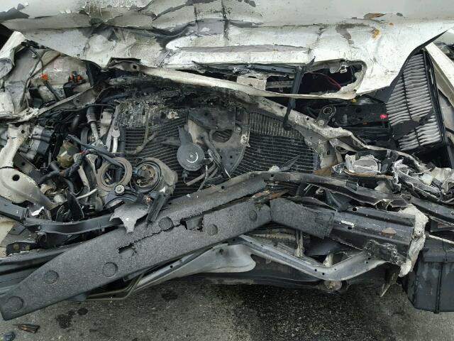 19UUA5661YA010437 - 2000 ACURA 3.2TL WHITE photo 7