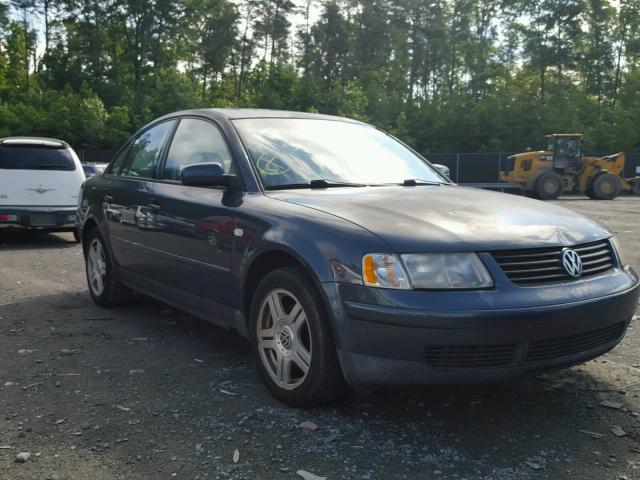 WVWBH63BX1P020279 - 2001 VOLKSWAGEN PASSAT GLX ლურჯი ფოტო 1
