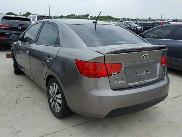 KNAFU4A25D5668629 - 2013 KIA FORTE EX GRAY photo 3