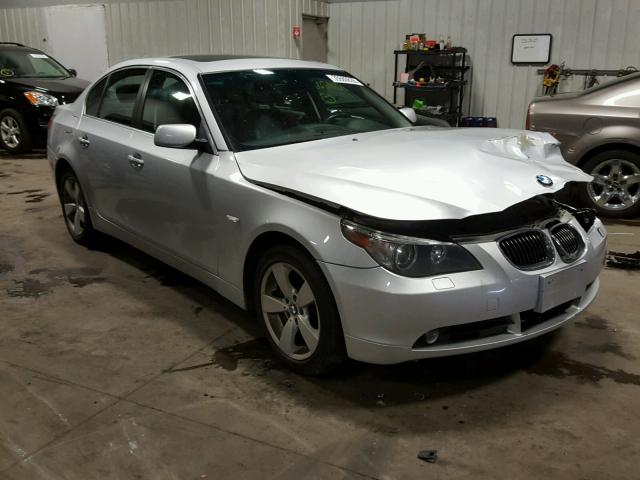 WBANF33597CW70195 - 2007 BMW 525 XI Boz foto 1