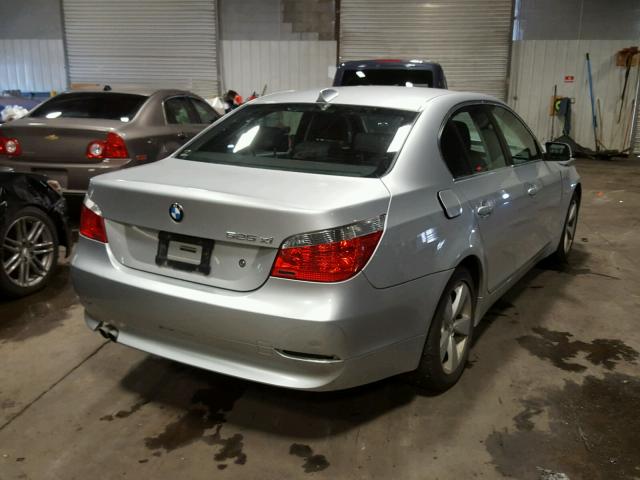 WBANF33597CW70195 - 2007 BMW 525 XI GRAY photo 4