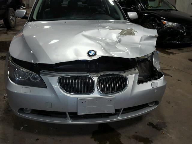 WBANF33597CW70195 - 2007 BMW 525 XI GRAY photo 9