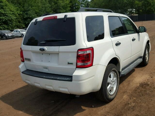 1FMCU9DG9CKC85282 - 2012 FORD ESCAPE XLT WHITE photo 4