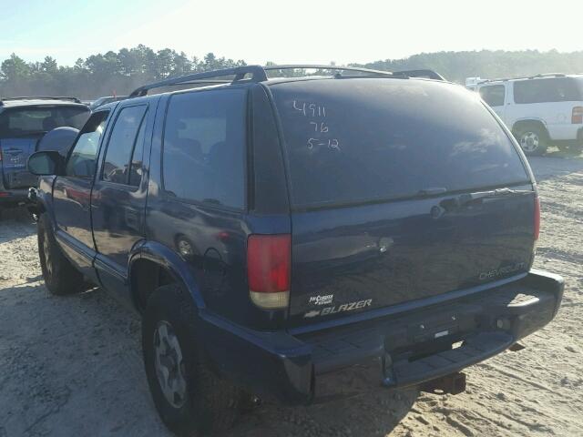 1GNDT13W82K184911 - 2002 CHEVROLET BLAZER BLUE photo 3