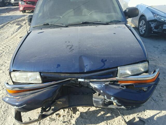 1GNDT13W82K184911 - 2002 CHEVROLET BLAZER BLUE photo 7